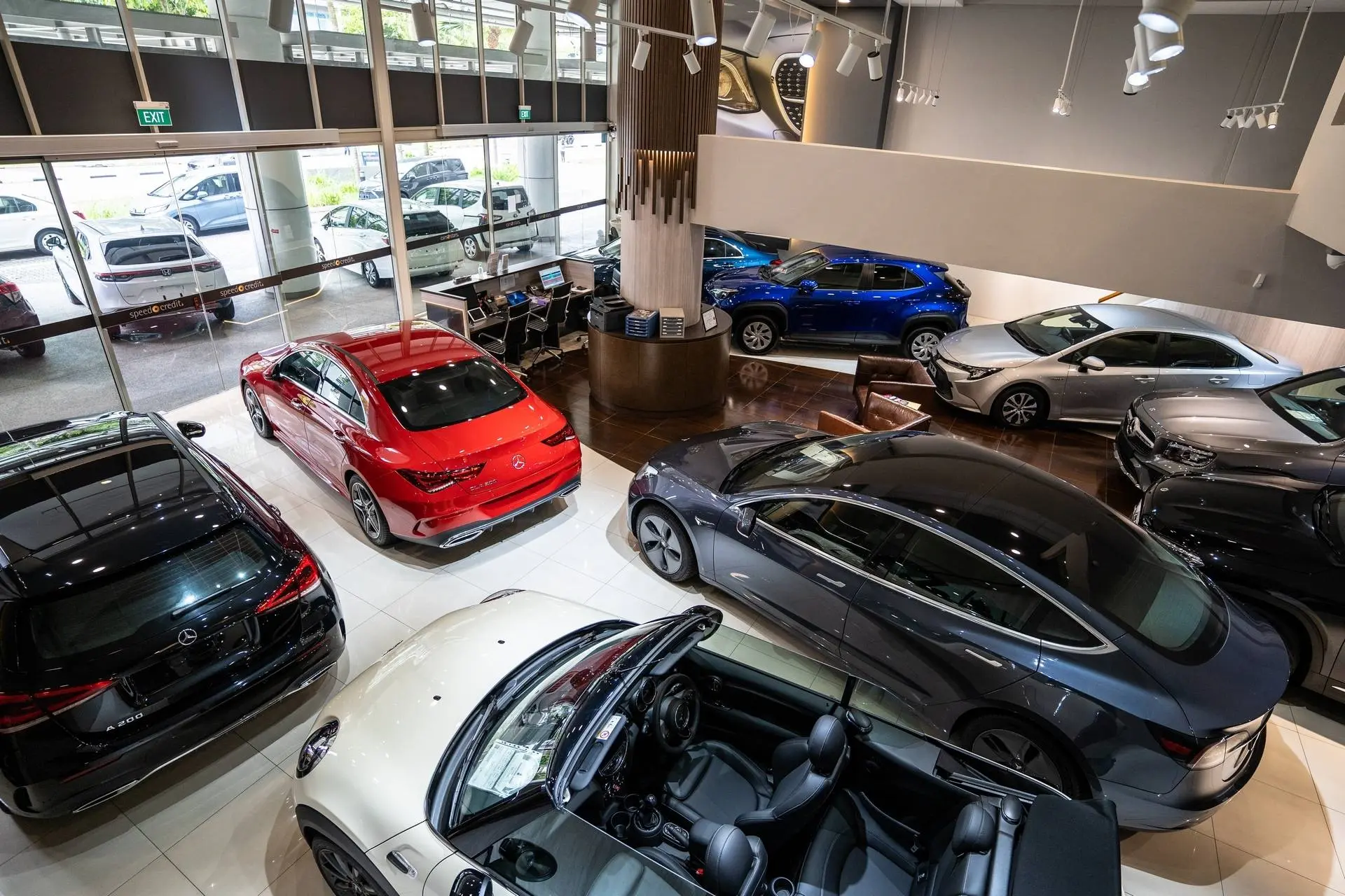 Tarihi Yarımada'da Bir Gün: Lüks Otomobilinizle Keşfedin